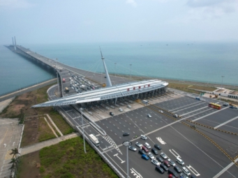 港珠澳大桥珠海口岸迎来免税消费热潮