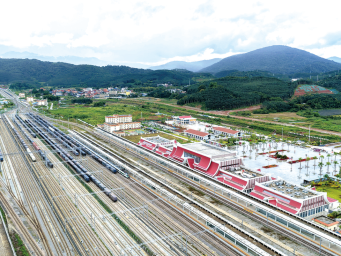 中老铁路开行货物列车超6万列